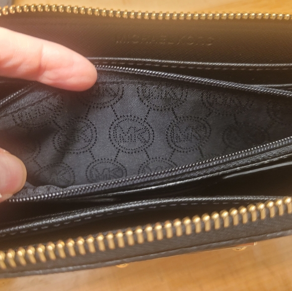 Michael Kors Zip Around Continental Jet Set Wallet / Wristlet Black - Picture 11 of 13